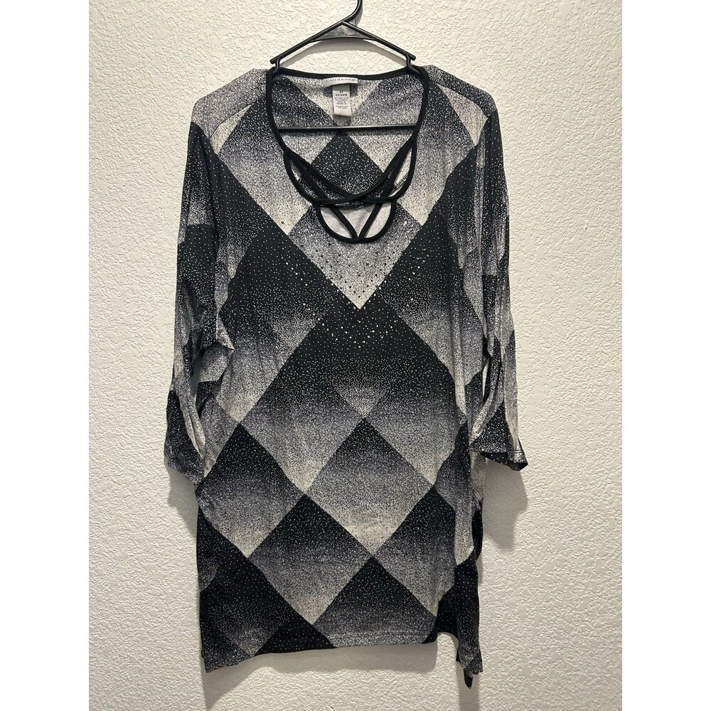 Catherines Blouse Shirt Size 2X Cutouts Rhinestones Asymetric Top Black White
